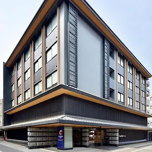 Comfort Shijokarasuma Hotel